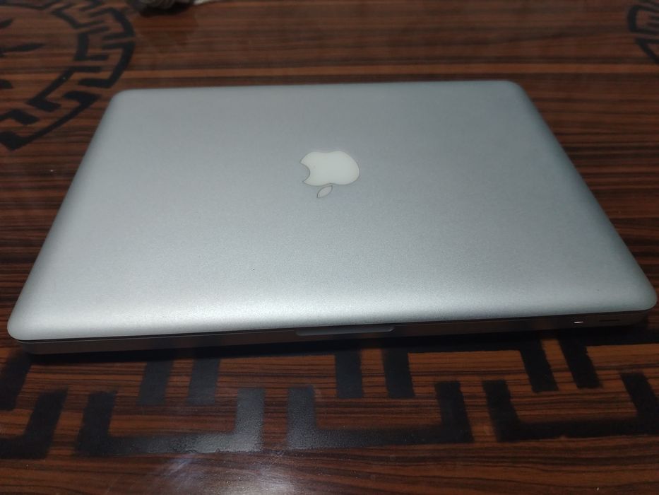 MacBook Pro intel core 5