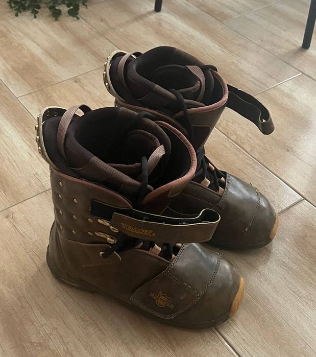 Snowboard Nidecker + обувки Travis