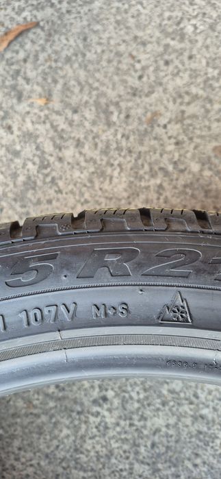 4 anvelope iarna Pirelli 295/35/21.Pretul este pe bucata.