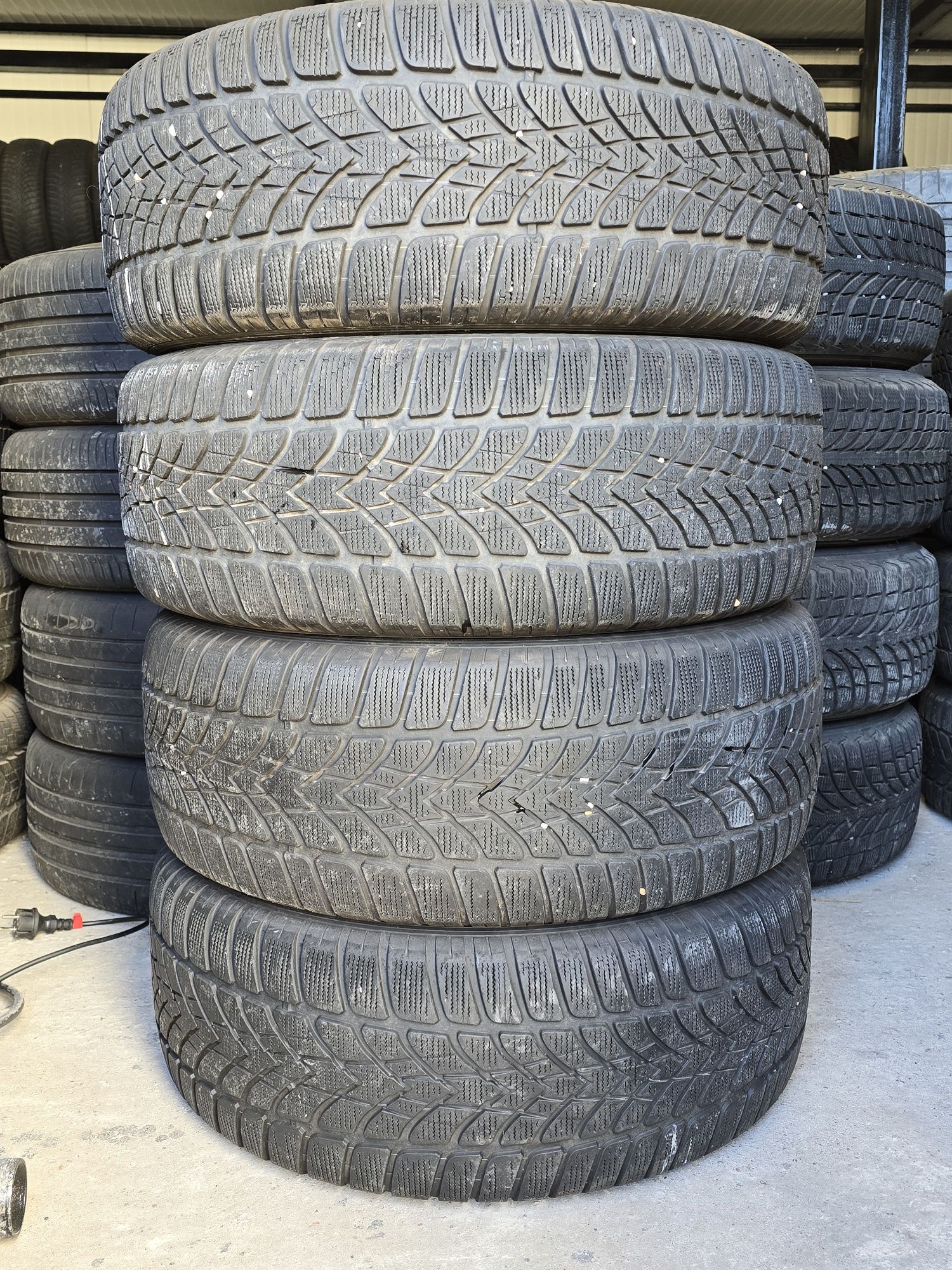 4 Броя 235/55/17 Dunlop 2x5,5mm 2x5mm
