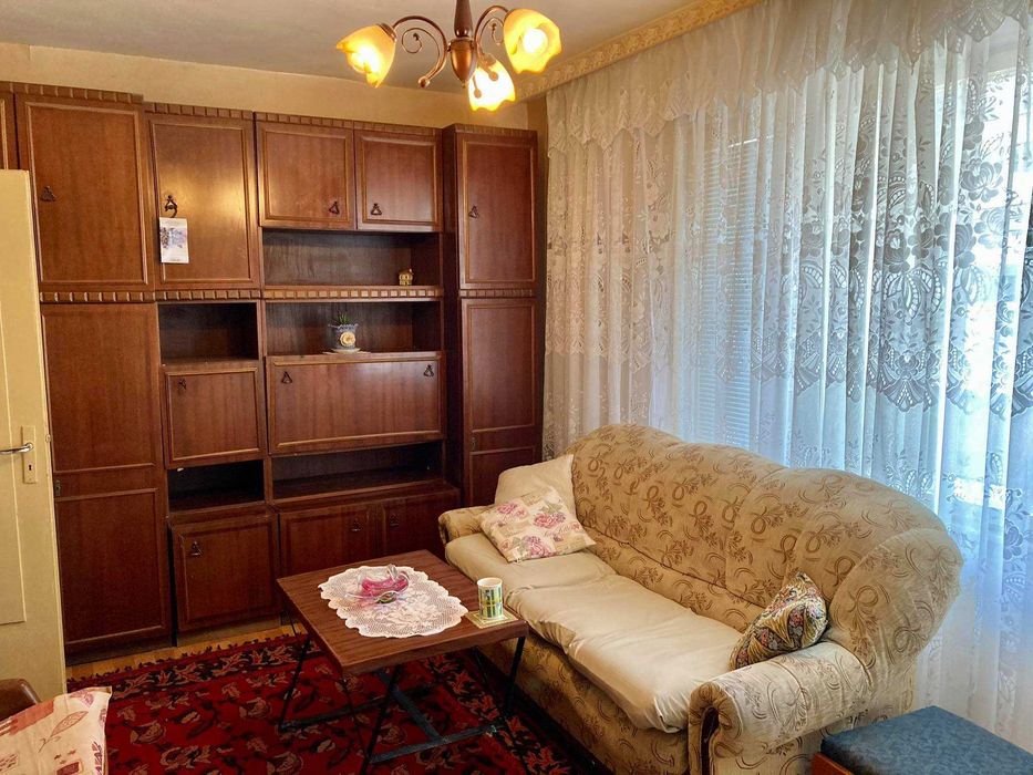 Дава се под наем Двустаен апартамент в Бургас, Славейков - 60 кв.м за 122.4 € - Снимка #1