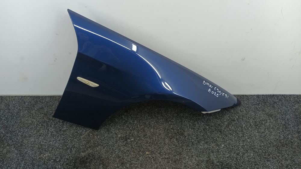 Dezmembrez Aripa dreapta fata de pe BMW SERIA 3 E90 2004-2011