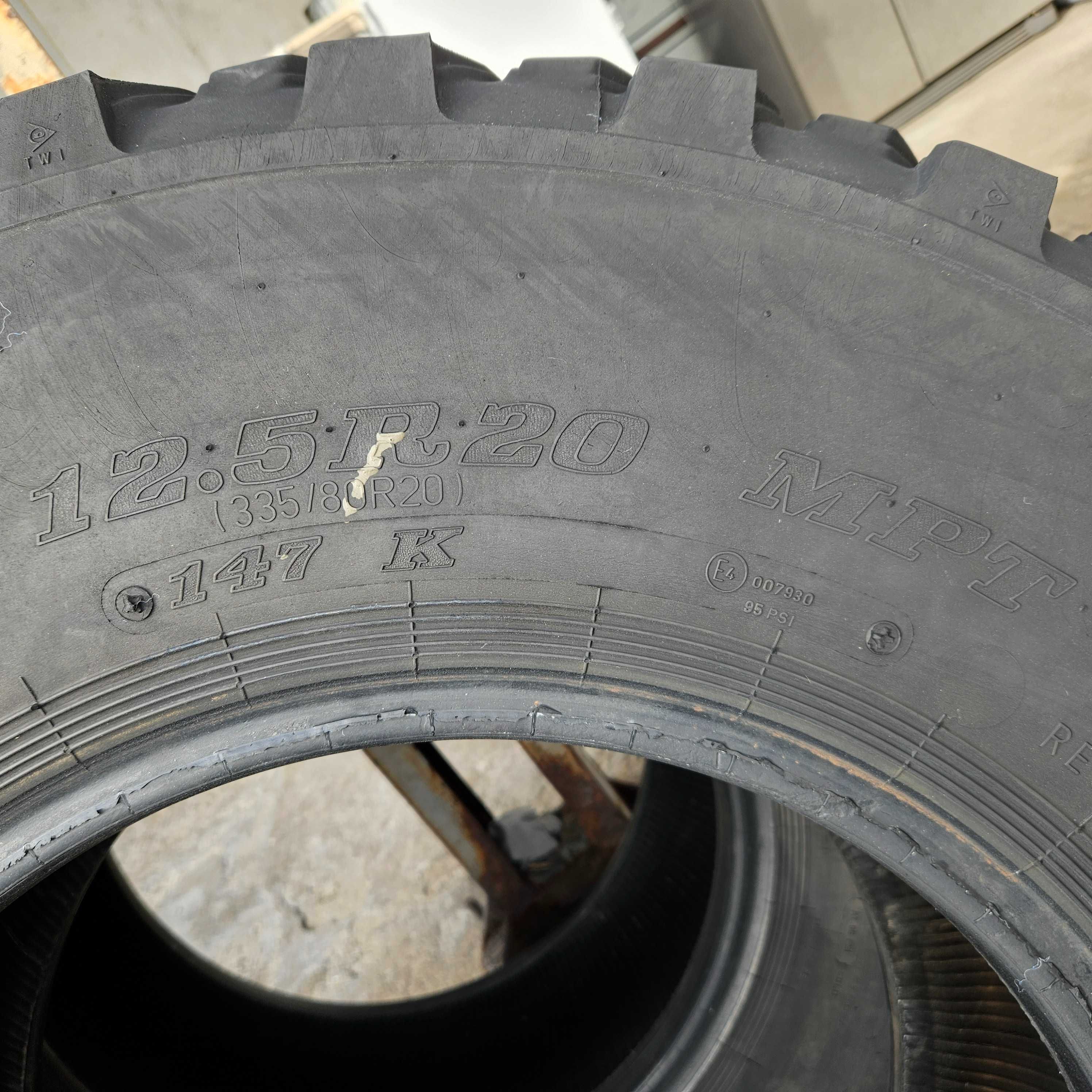 2 тежкотоварни гуми 12.5R20 (335/80R20) Dunlop SP PG8 MPT 147K Germany