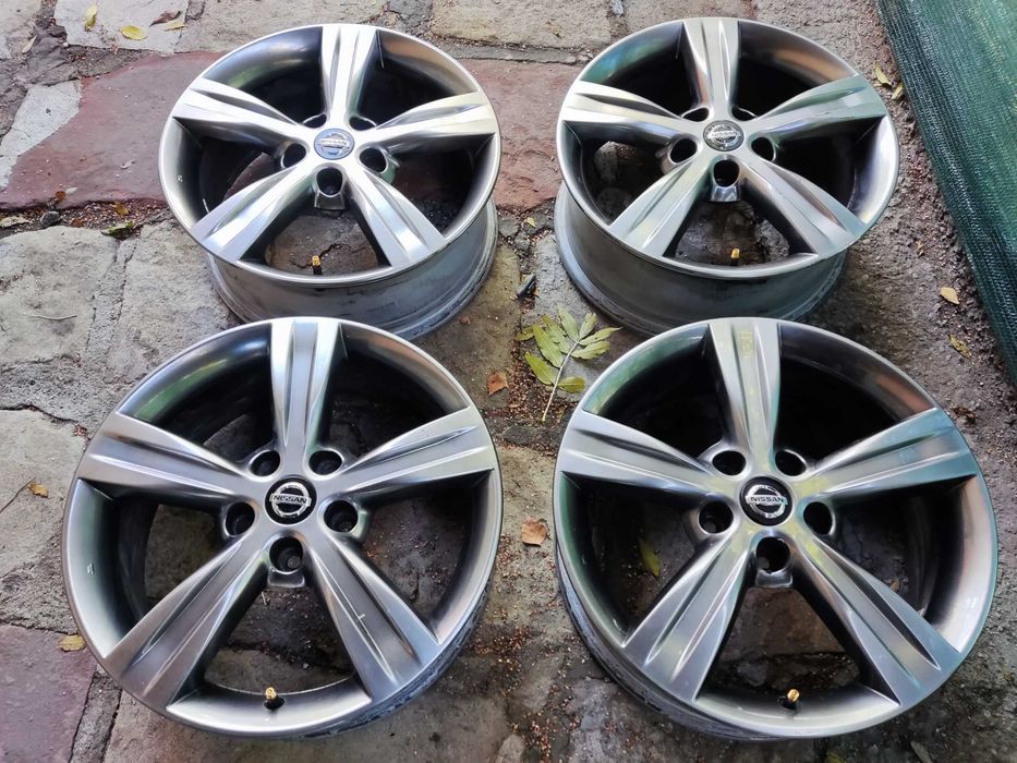 17 цола Nissan Qashqai 5x114,3 оригинални лети джанти Нисан 5x114,3 .