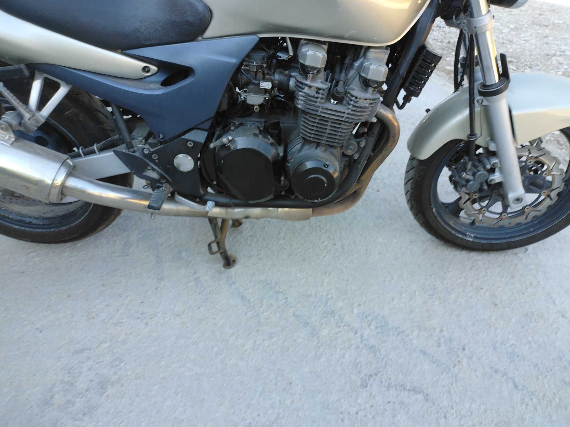 Kawasaki zr-7 750cc