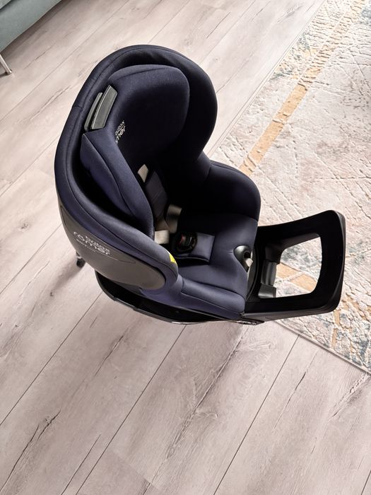Britax Römer Dualfix M i-Size – rotativ 360°