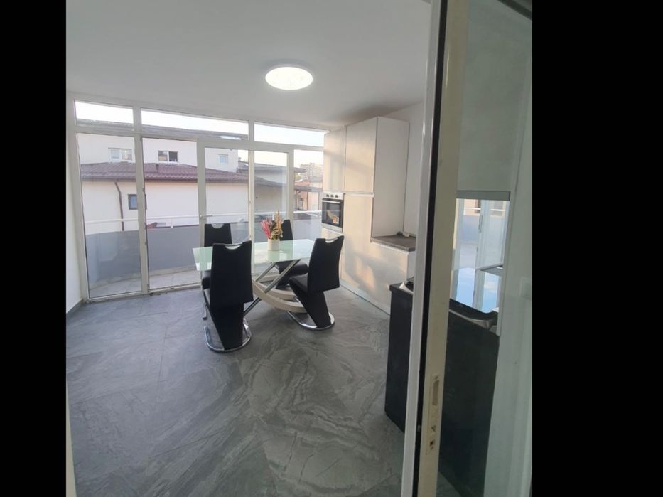 Duplex în vilă piața Victoriei 2+3+terasa intrări separate
