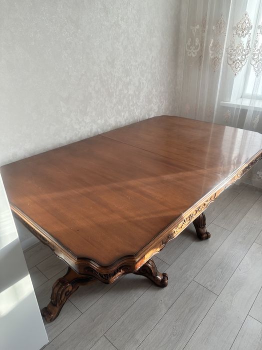 Продам стол гостиный