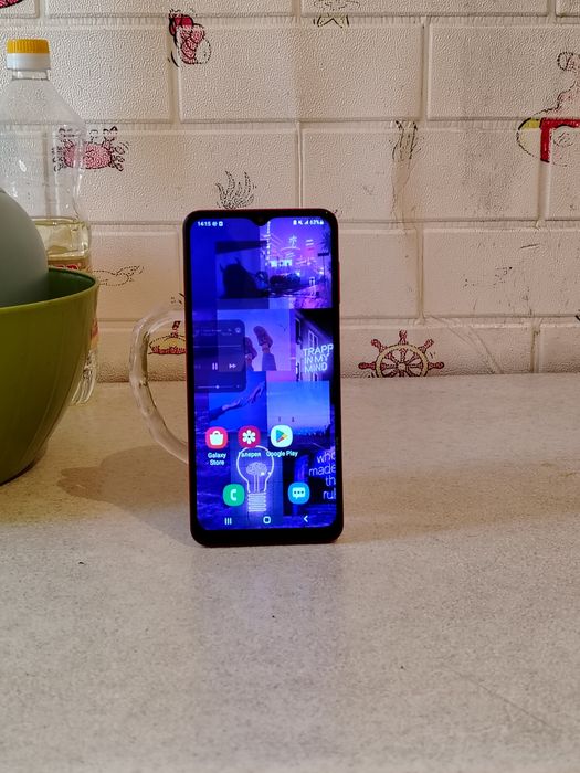 Продаётся телефон А 12.