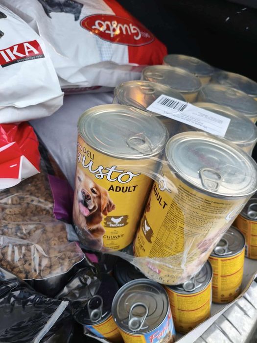 Храни и принадлежности за домашни любимци – на едро и дребно
