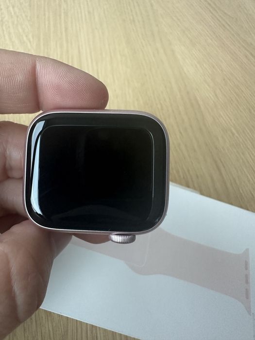 Продавам Apple Watch S9 (9gen) 41mm неизползван