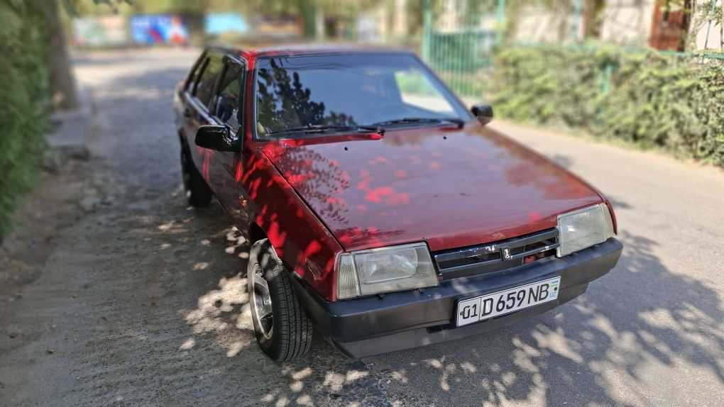 Продаю свою машину Лада 21099