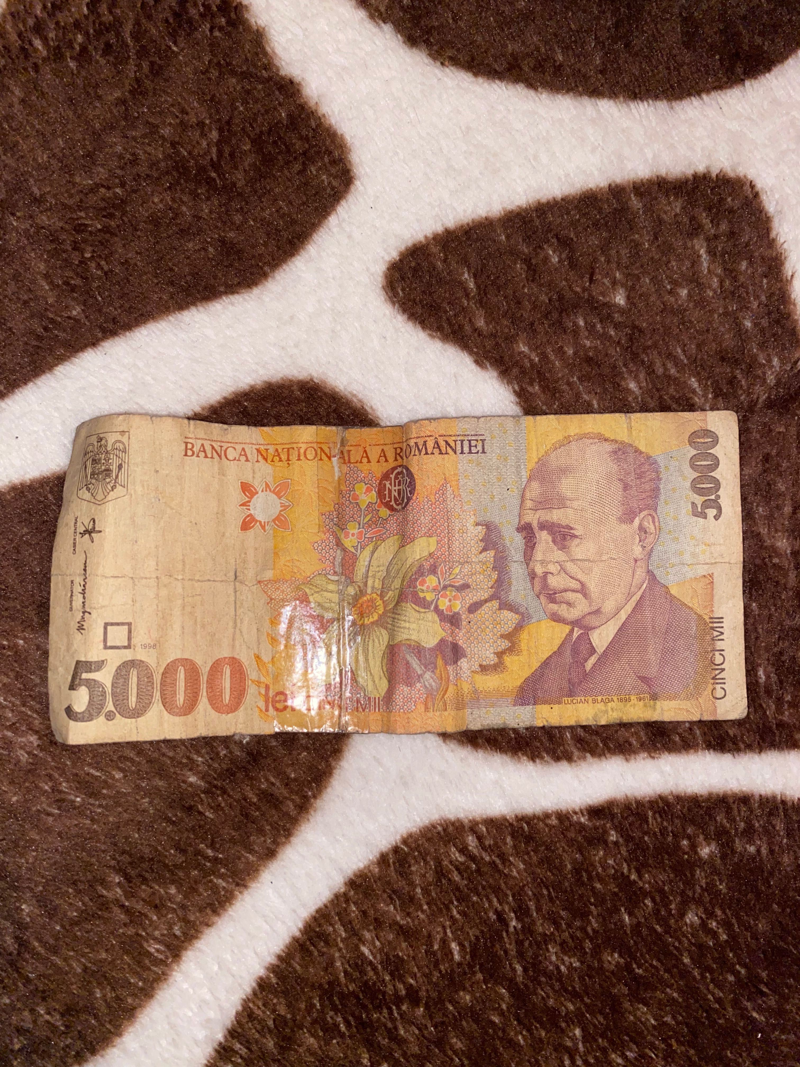 Bancnota de 5.000 Lei cu seria 001