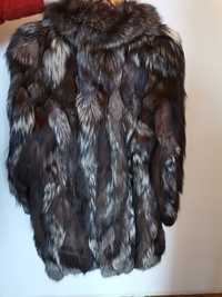 Продавам дамско палто от лисица