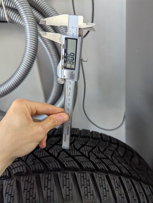 Jante R16 5x114.3 + Dunlop Winter Sport 5 215/55 93H M+S