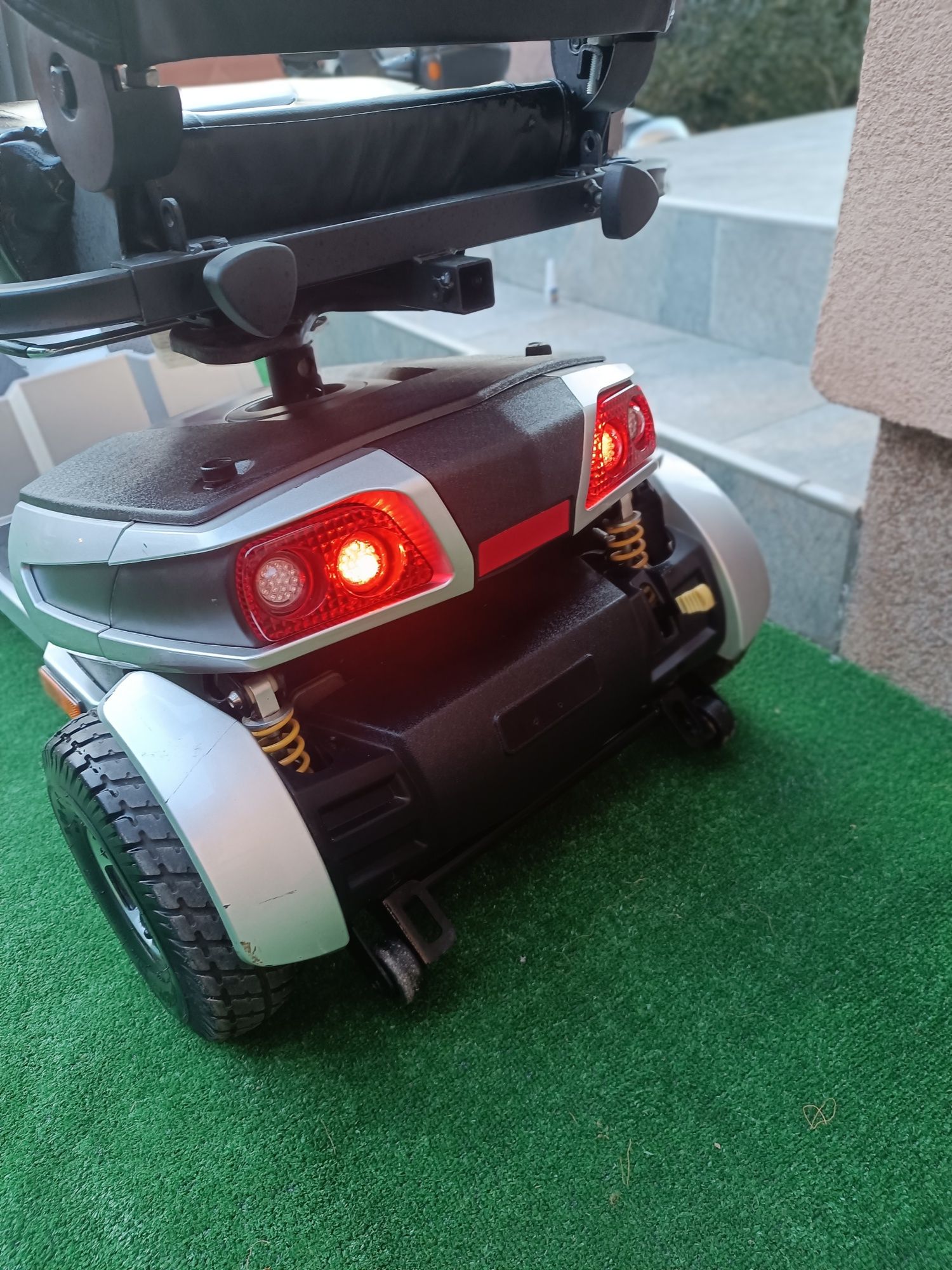 Cărut handicap scuter Dizabilitati cărucior dezabilitati  electric