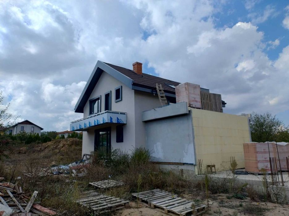 Къща с 3 спални и гараж в Приселци