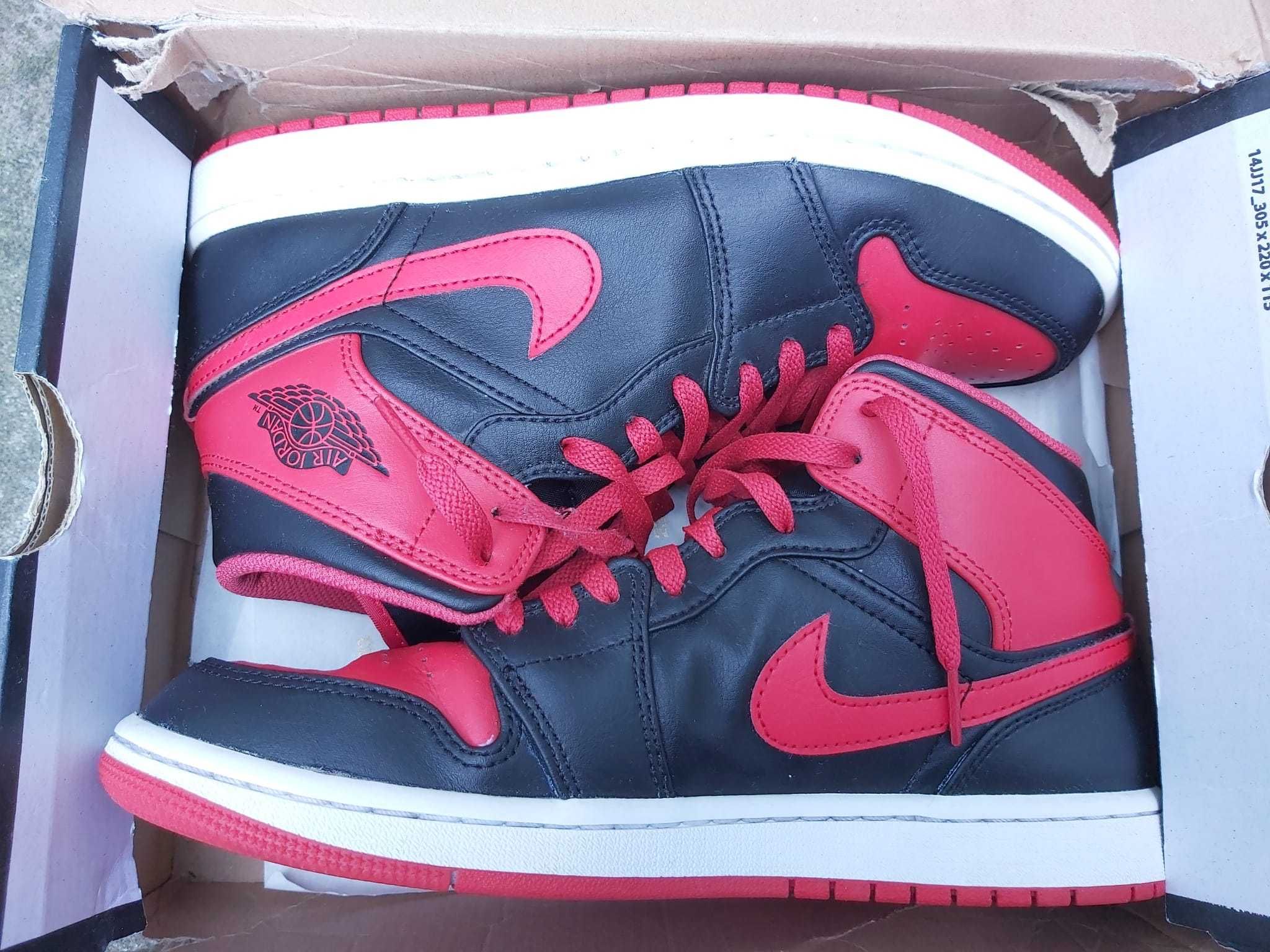 Nike Air Jordan 1 Mid (marimea 42)