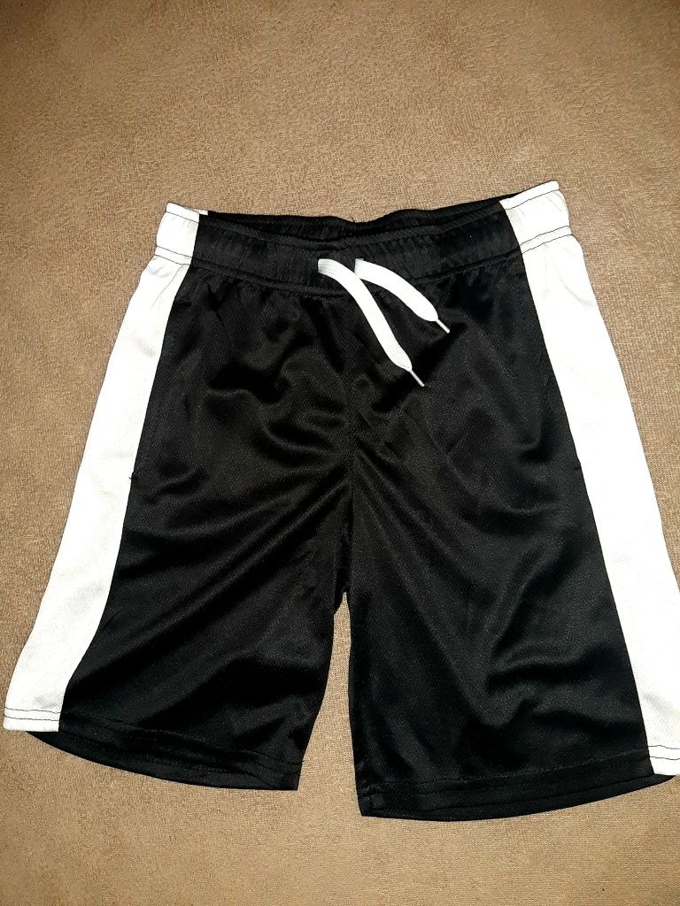Lot 7 perechi pantaloni scurți  respirabili  noi 128
