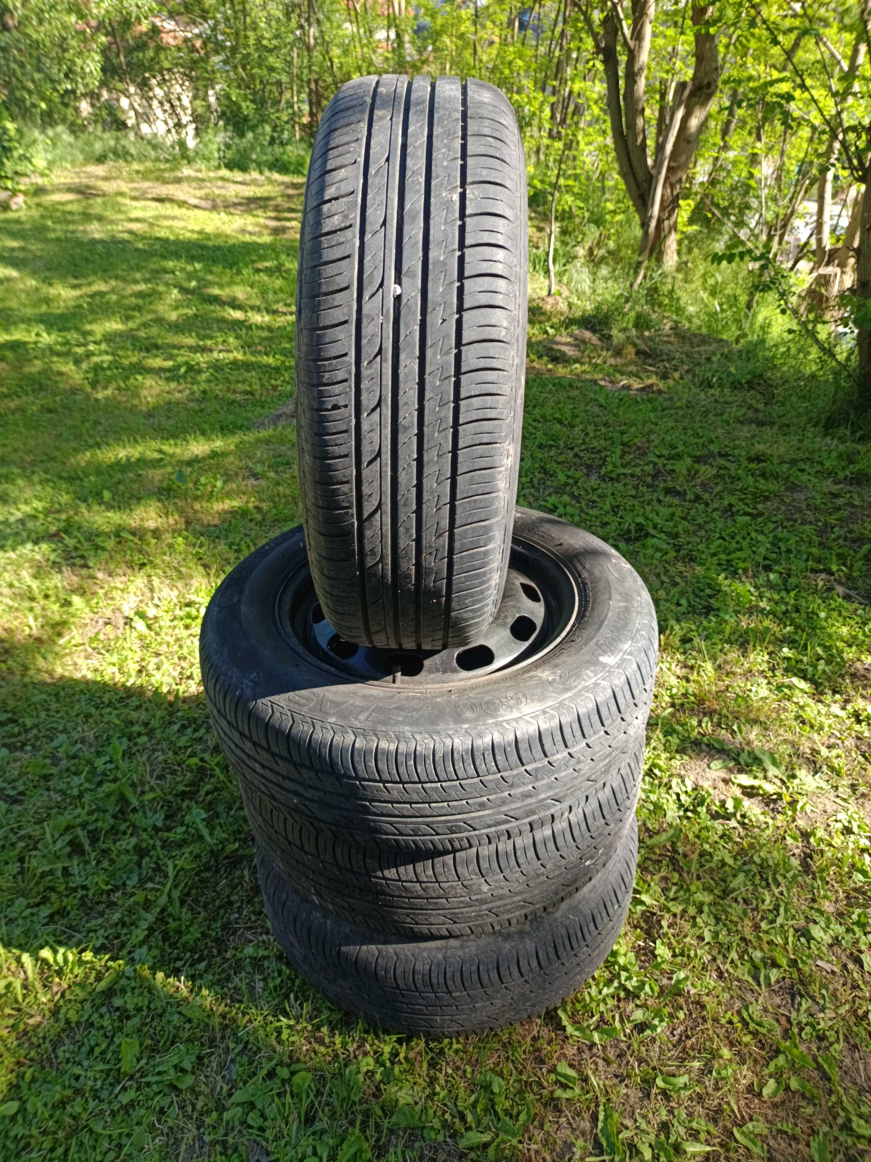 Продавам гуми с джанти за VW Bora