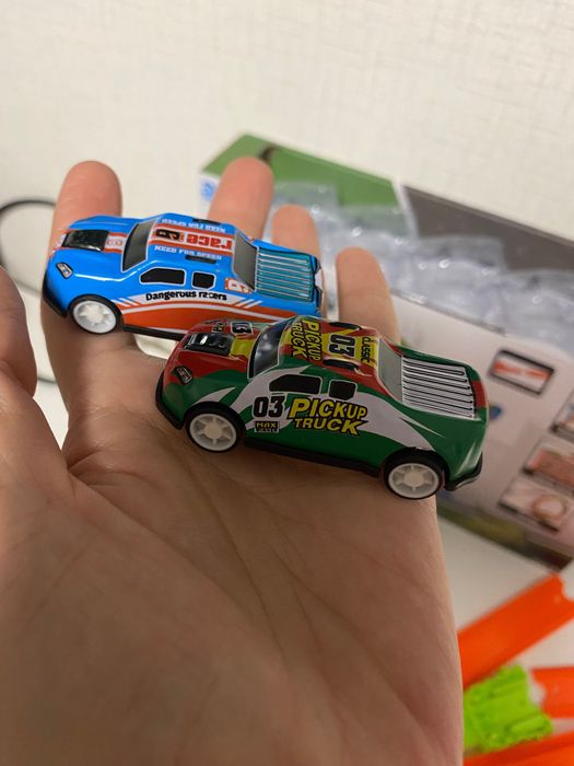 Детски 7-етажен паркинг гараж с 5 колички