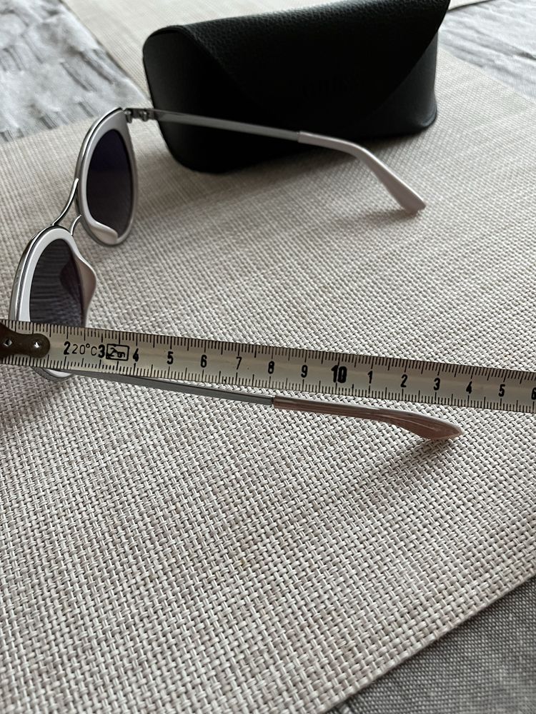 Слънчеви очила в розов цвят Guess, оригинални