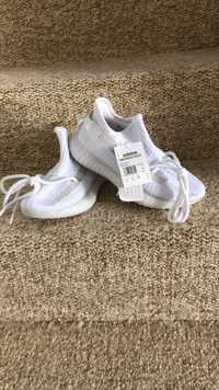 adidasi adidas yeezy  transport inclus