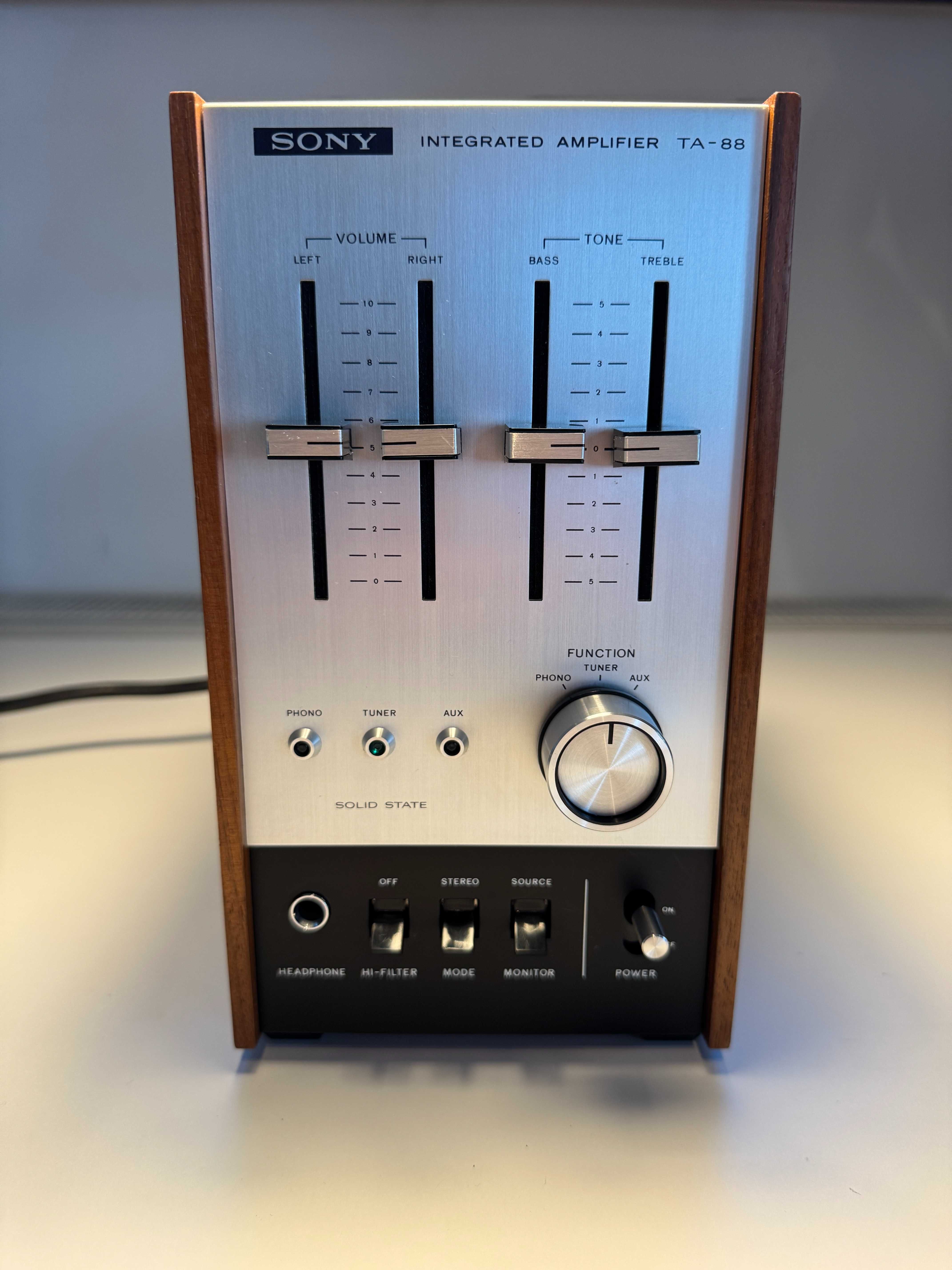 SONY TA-88 Integrated Stereo Amplifier & ST-88 Stereo AM/FM Tuner