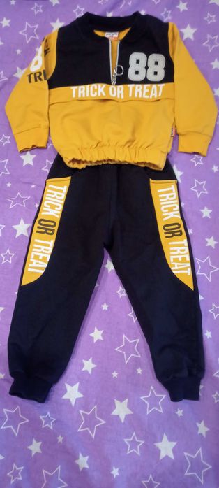 Продам детский костюм и джогеры