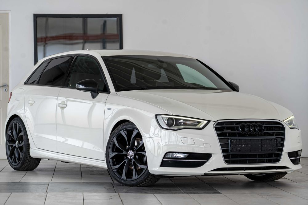 Audi A3 8V S-Line * 1.6 TDI 105 cp * Piele * Senzori parcare * Xenon