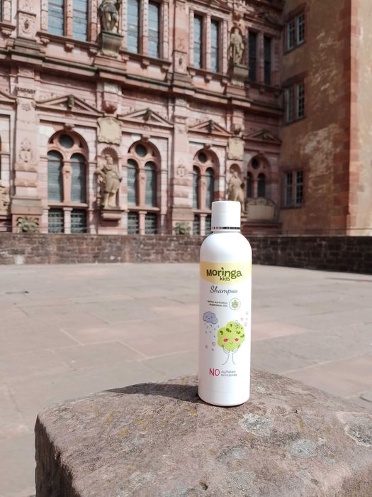 Детска козметика за коса.