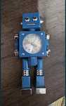 Robot ceas retro cu alarma.