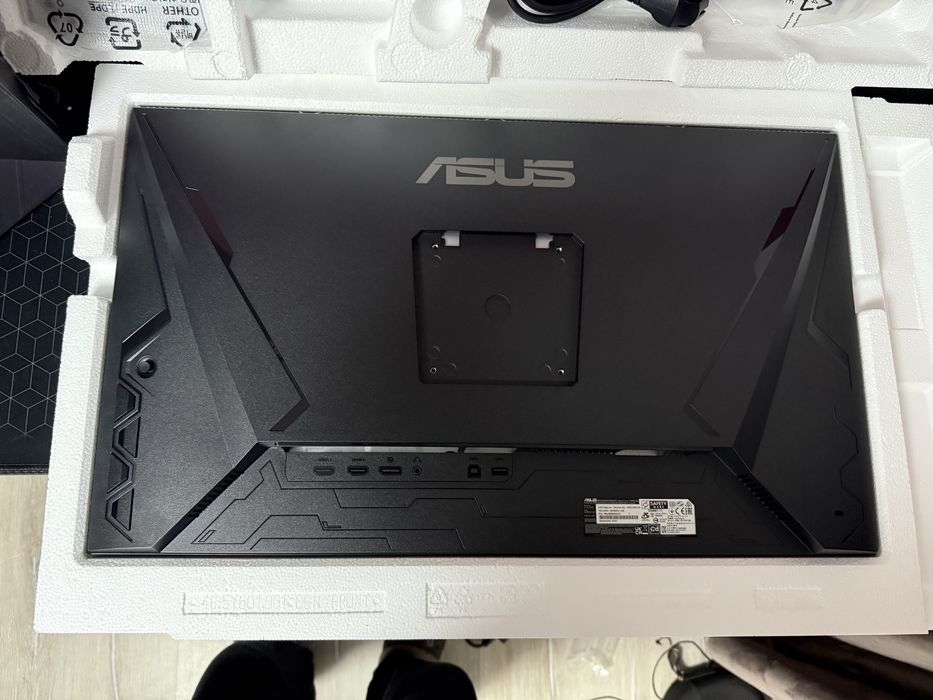 Monitor Gaming LED IPS ASUS TUF 27", QHD, 180Hz, 1ms, 1440p, HDR