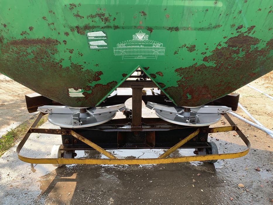 Distribuitor de  îngrășăminte/ azot MIG(Amazone,Kunh,Sulky,Kverneland)