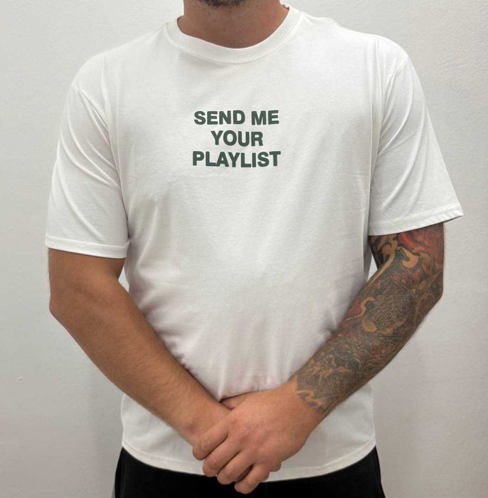 Италианска тениска със щампа SEND ME YOUR PLAYLIST