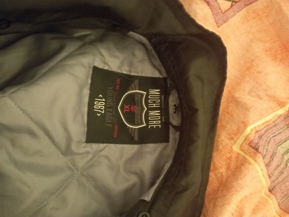 Vând geacă primăvară