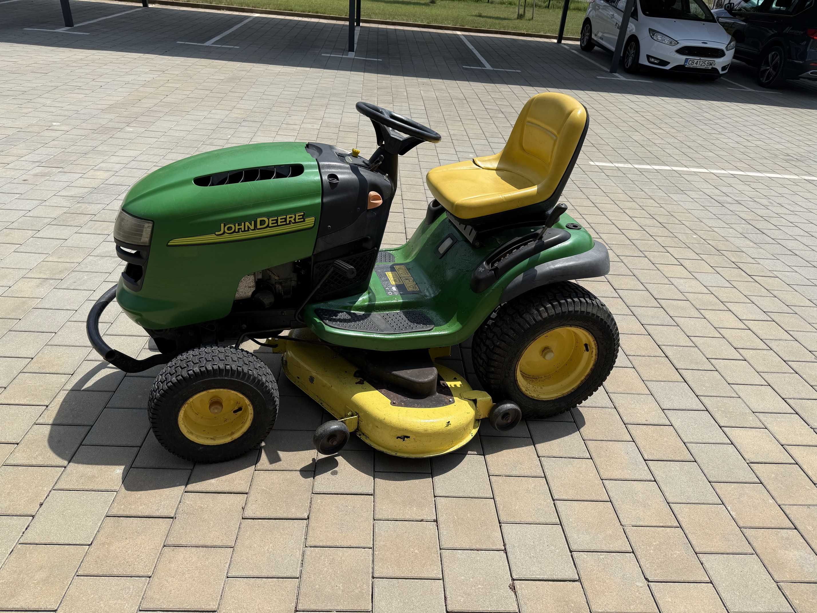 Тракторна косачка John Deere L120B