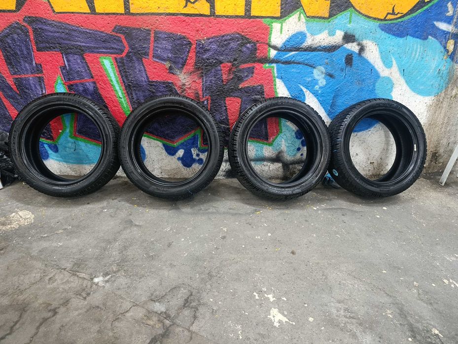 Зимни Гуми Dunlop 225/50/18