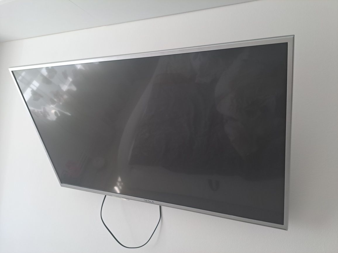 SMART TV LED 109 CM diagonala