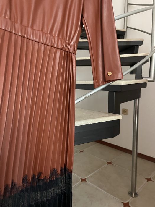 Нова рокля на Zara от изкуствена кожа и дантела