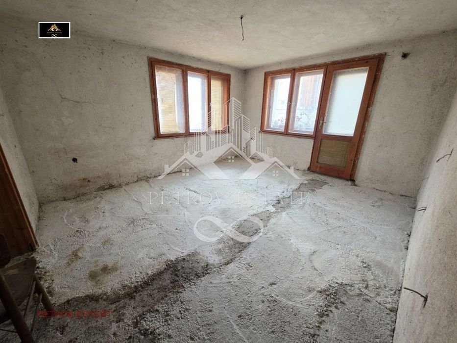 Къща в Пазарджик, област-гр.Велинград площ 297 цена 155000