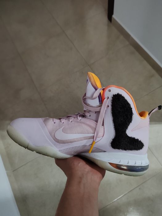 Lebron IX "King of LA" marime 42.5 purtati de cateva ori