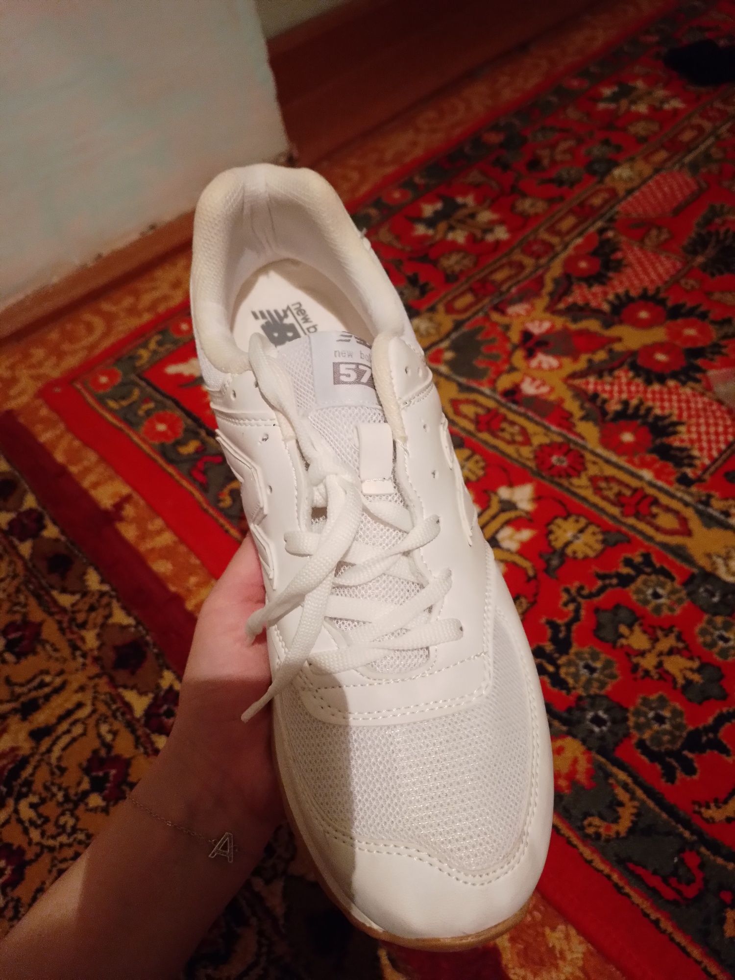 New balance белый