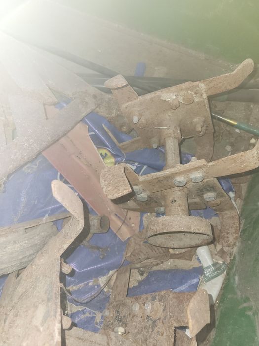 Vând motocultor cu motor de mobră