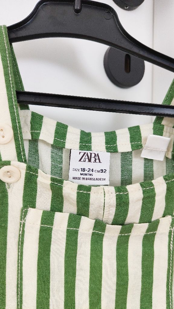 Salopetă in Zara 92 cm nouă fără etichetă