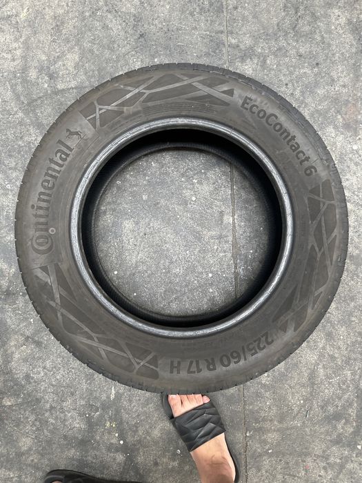 225/60/17 Continental Vara