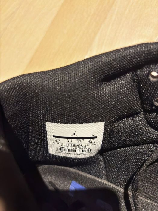 Jordan 1 mid SE Space Jam