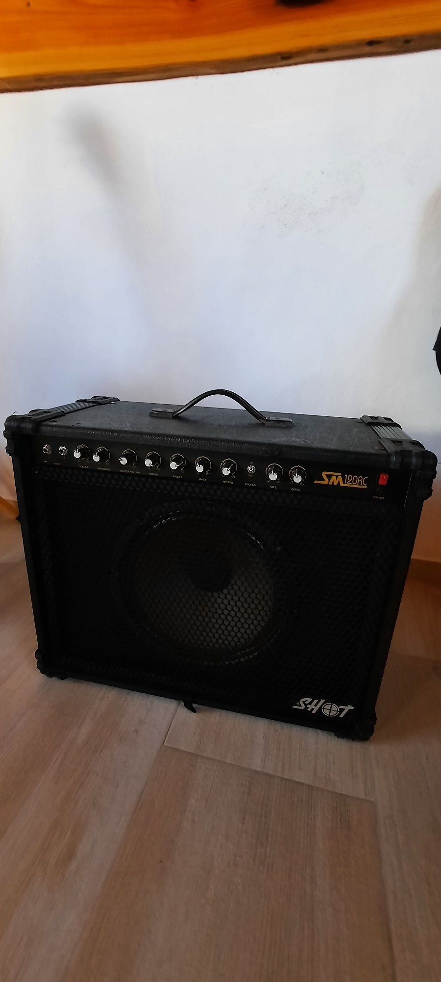 Chitară electroacustica Fender,  amplificatoare Carlsbro,Shot,