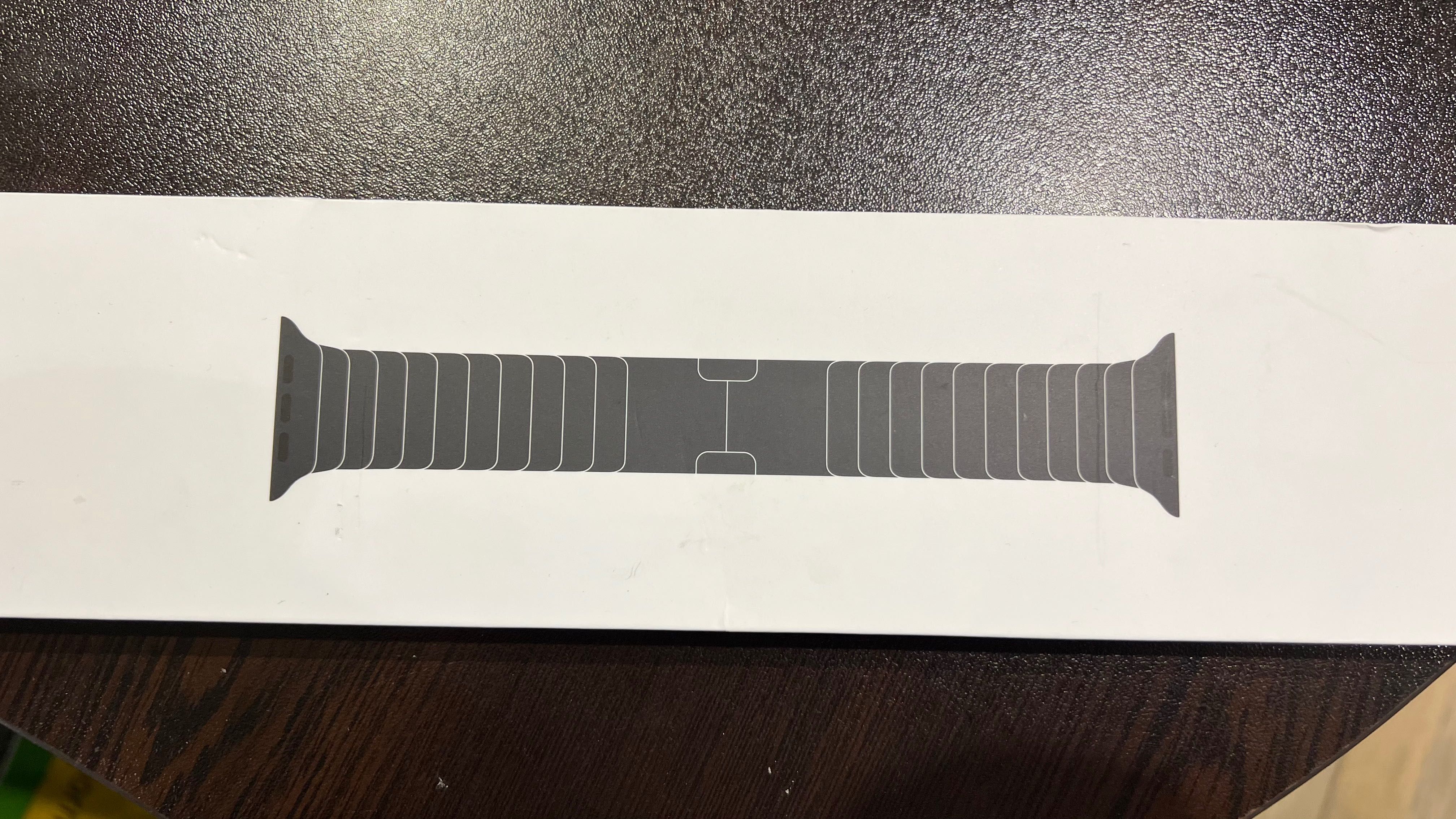 Продавам Apple Watch Series 7 45mm комплект с каишки на Apple