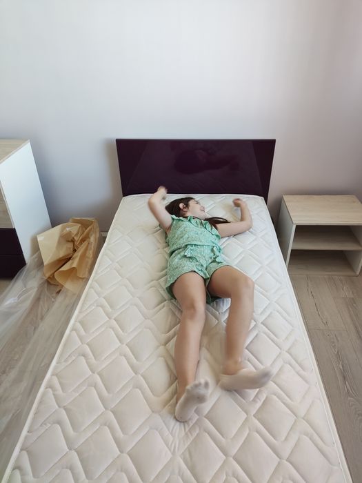 Легло с матрак чисто нов